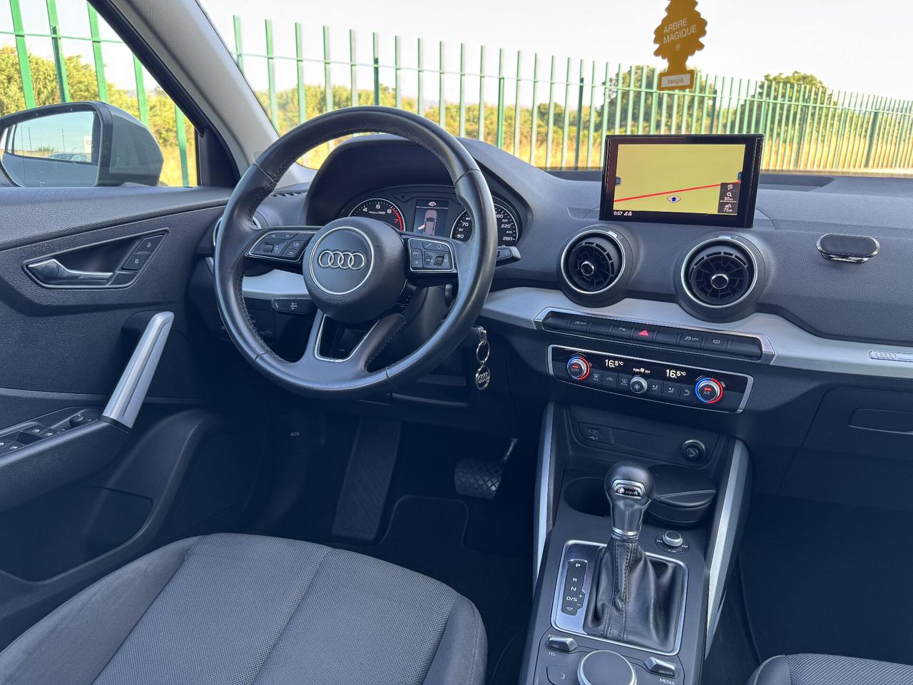 Audi Q2 35 TFSI S tronic Business