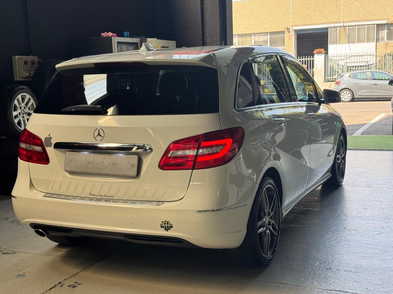 Mercedes-benz B 180 CDI BLUEEFFICIENCY PREMIUM (80 KW)