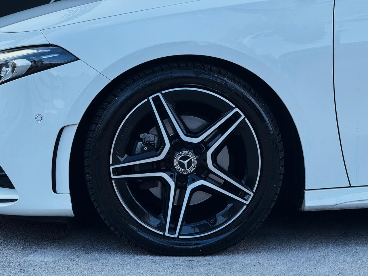 Mercedes-Benz A 180 d Premium AMG TETTO PACK LUCI