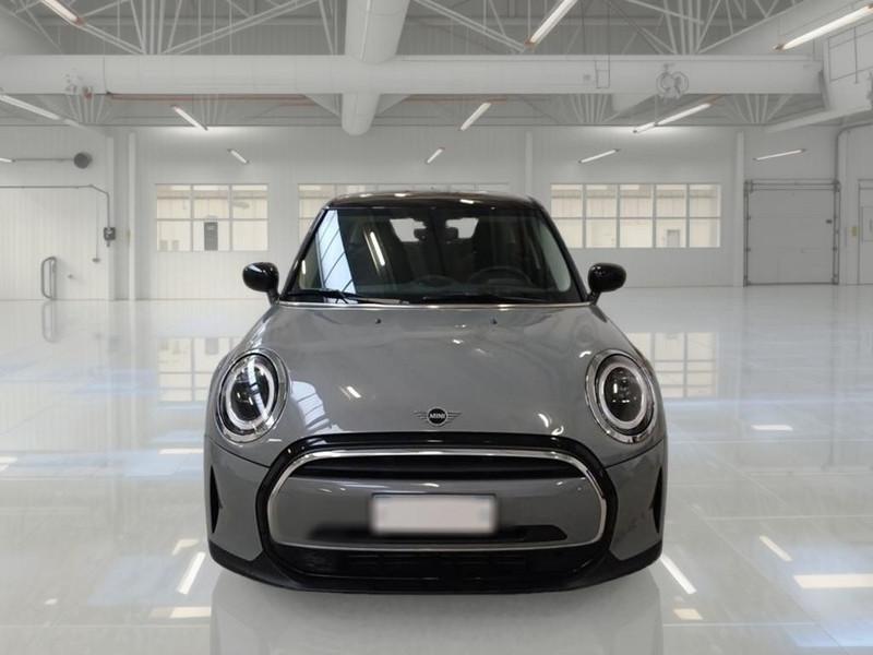 MINI COOPER ESSENTIAL AUTO 5 PORTE BERLINA