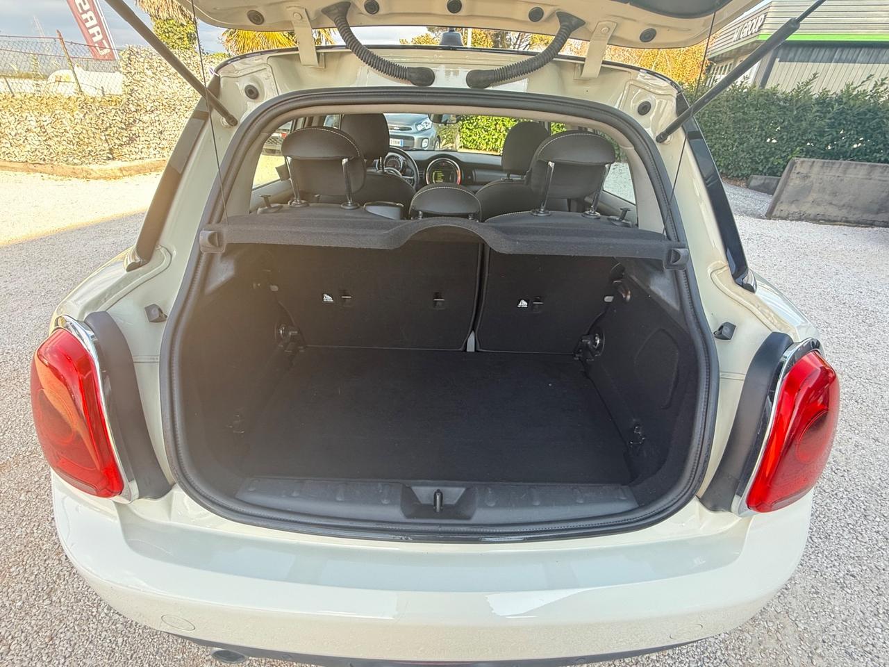 Mini 1.5 Cooper D Business XL 5 porte