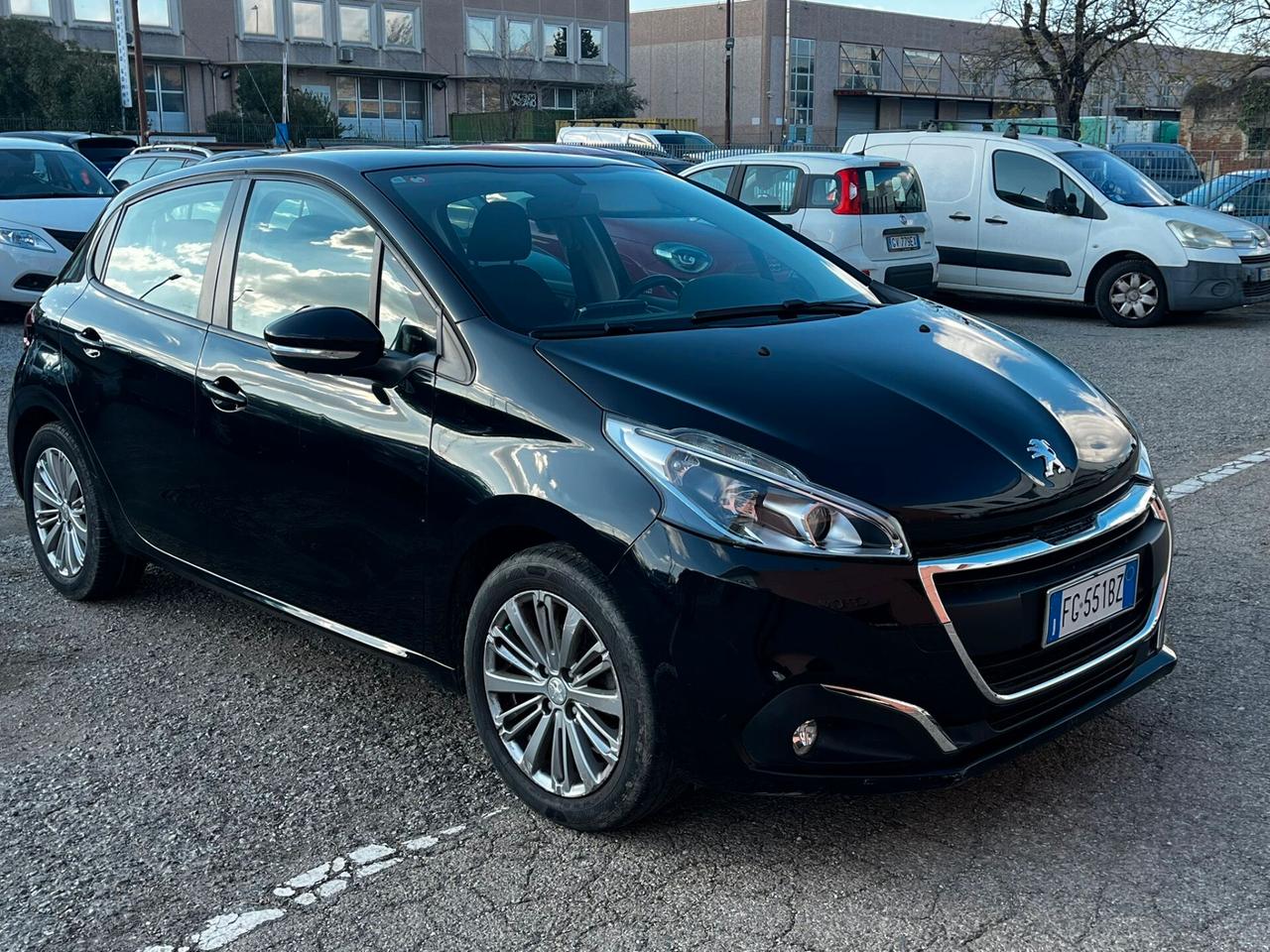 Peugeot 208 PureTech 82 5 porte Allure