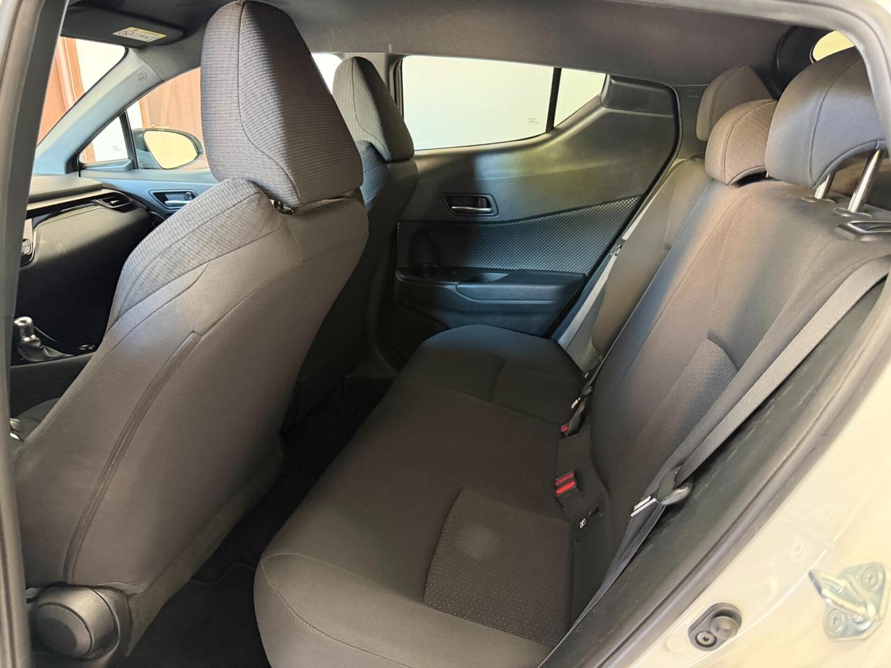 Toyota C-HR 2019 1.8 Hybrid E-CVT Lounge