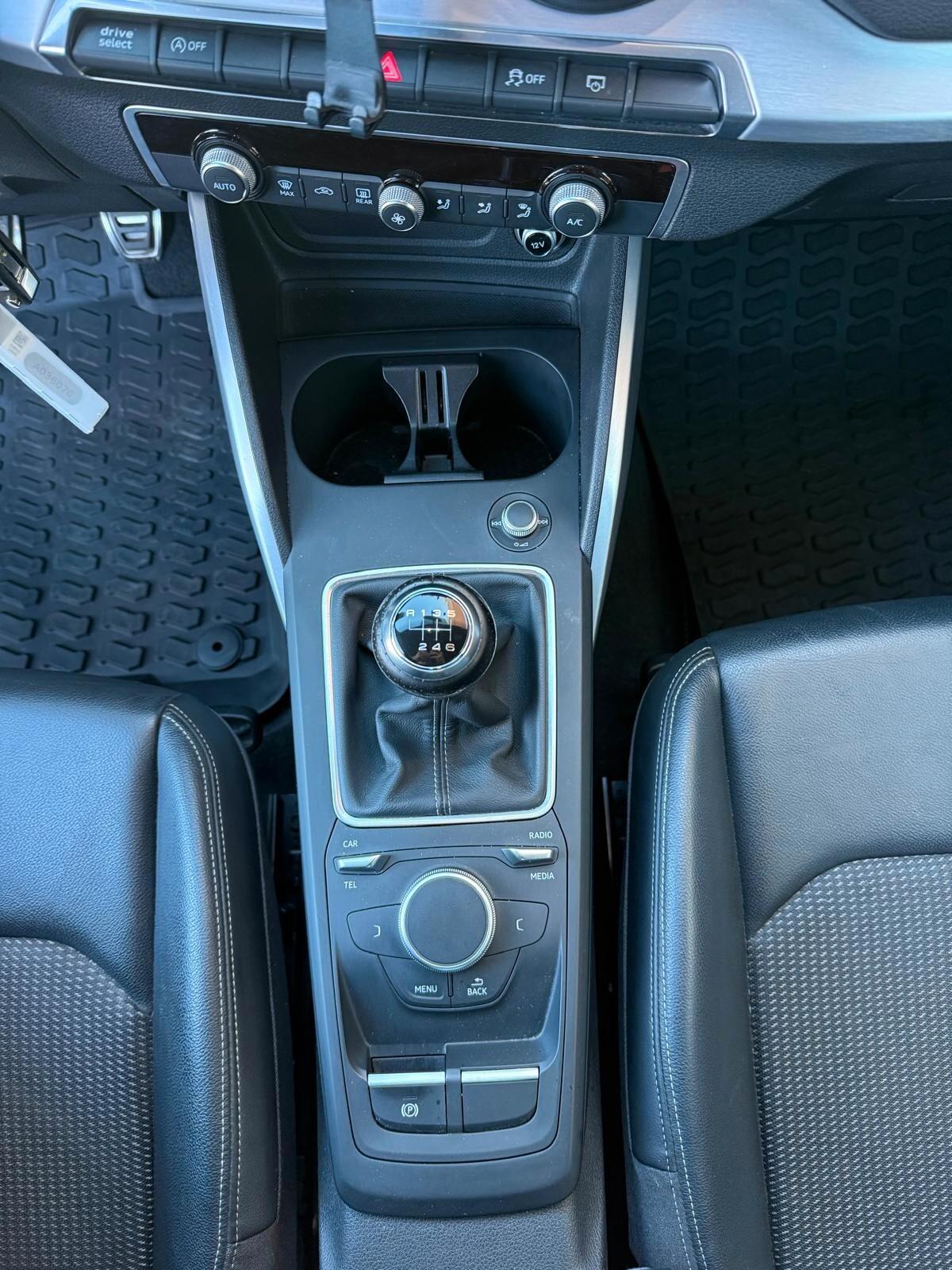 Audi Q2 1.6 TDI Sport 116cv s-line unico proprietario