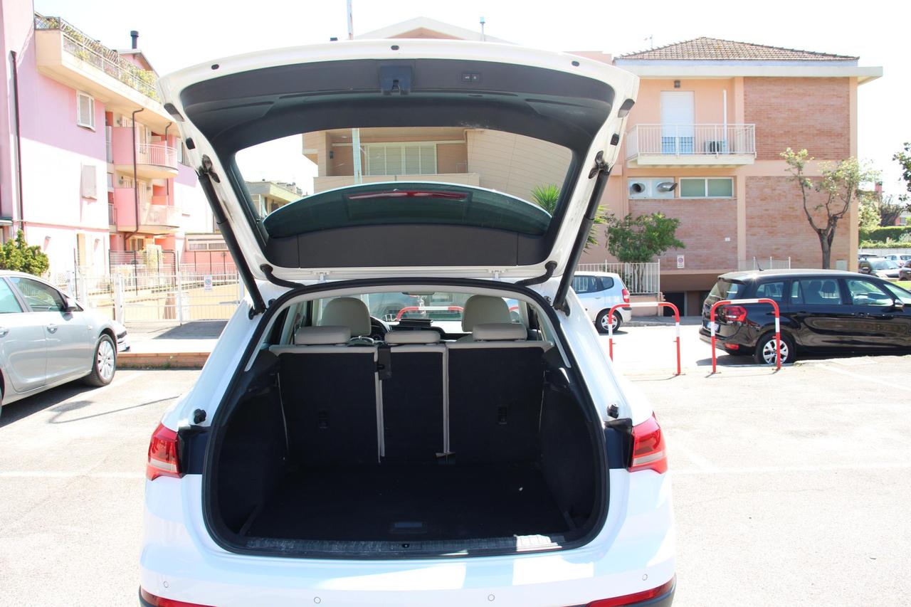 Audi Q3 40 2.0 tdi Business quattro 200cv s-tronic