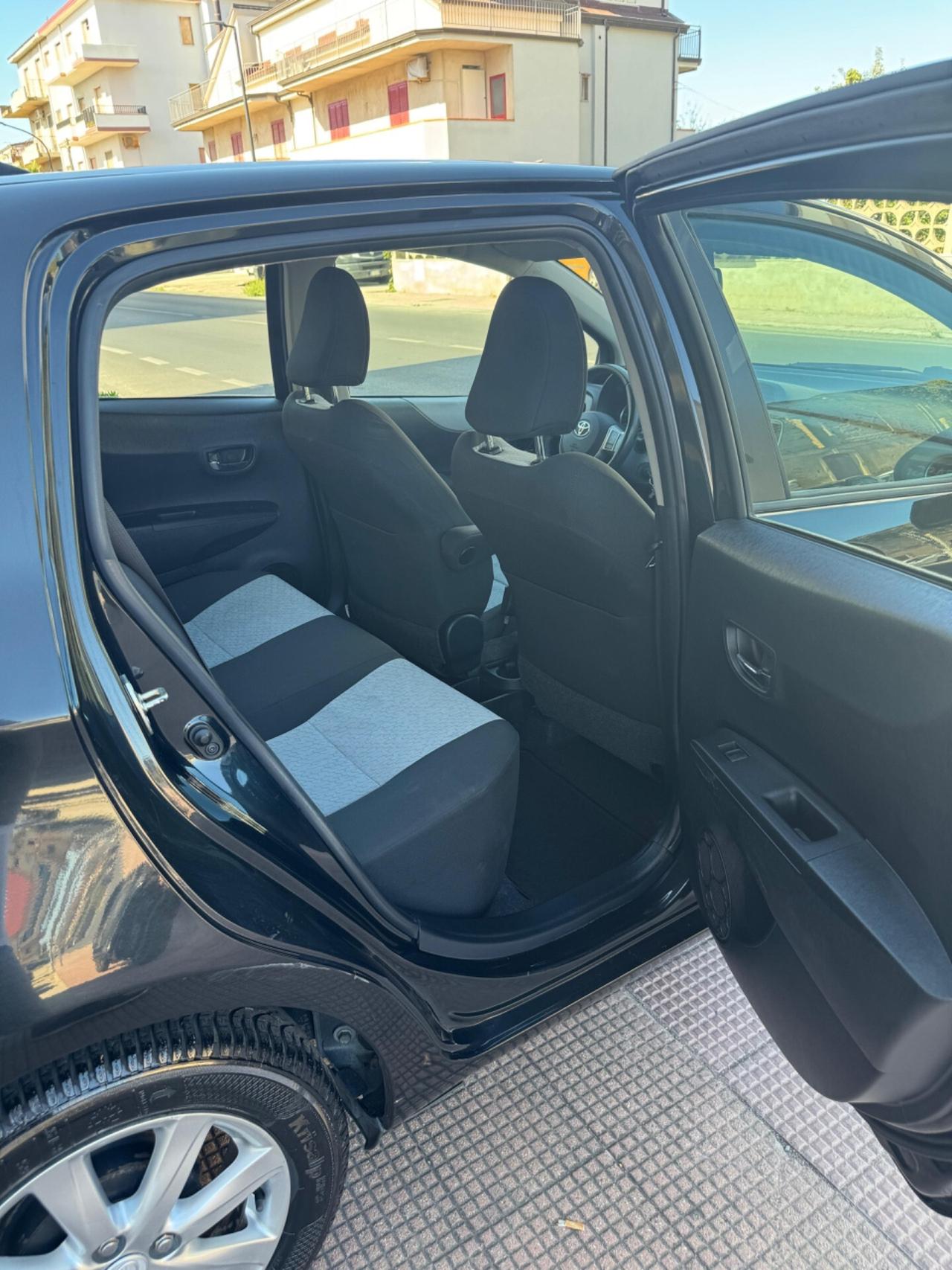 Toyota Yaris 1.4 D-4D 5 porte Lounge
