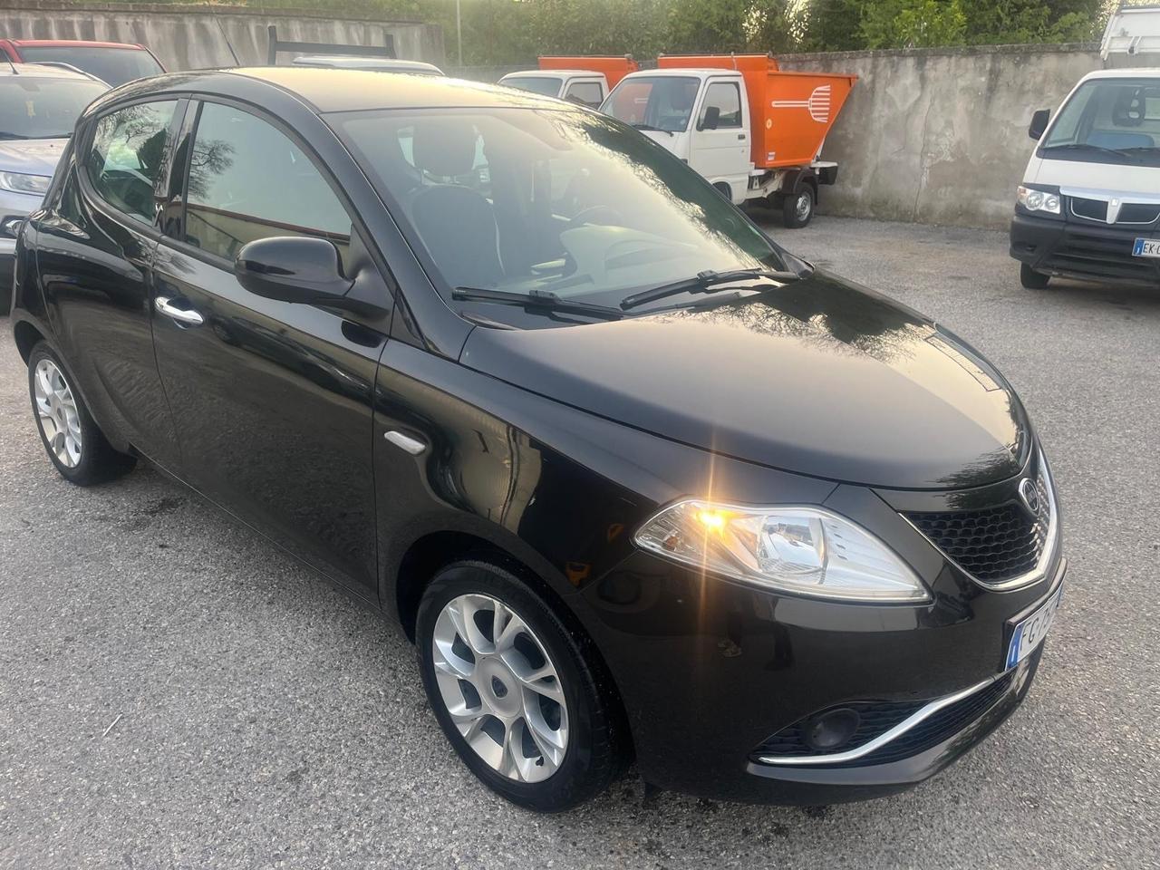 Lancia ypsilon-1.2 benz-full-11/2016