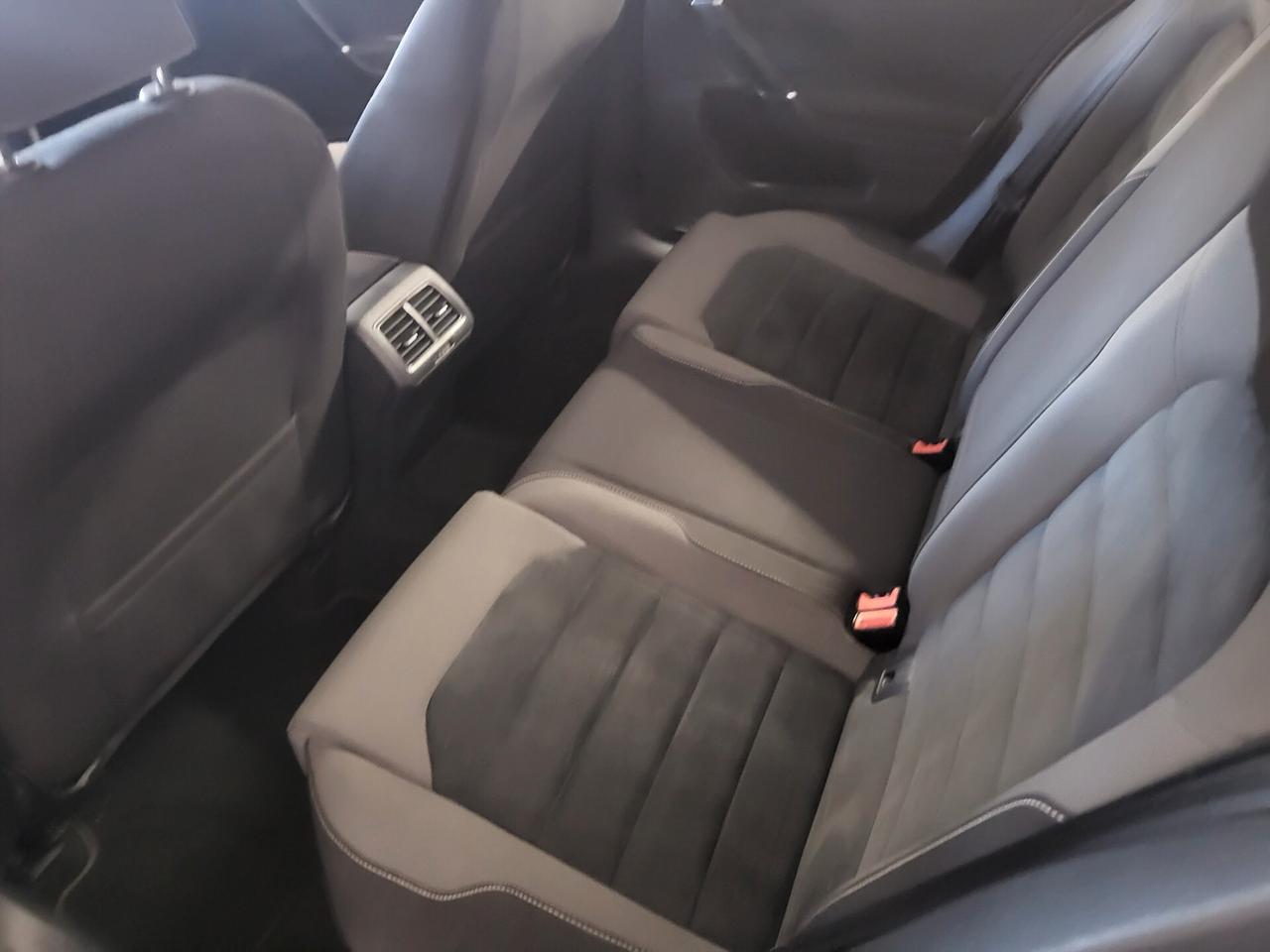 Volkswagen Golf 2.0 TDI 5p. Highline BlueMotion Technology