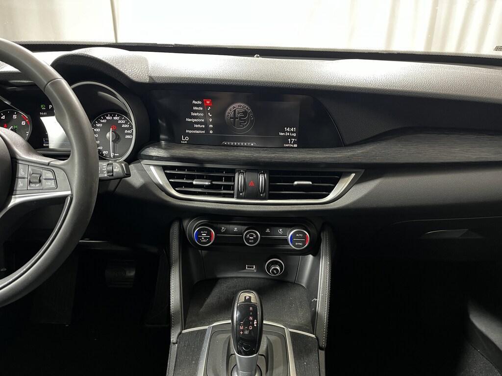 Alfa Romeo Stelvio 2.0 t Executive Q4 200cv auto my19