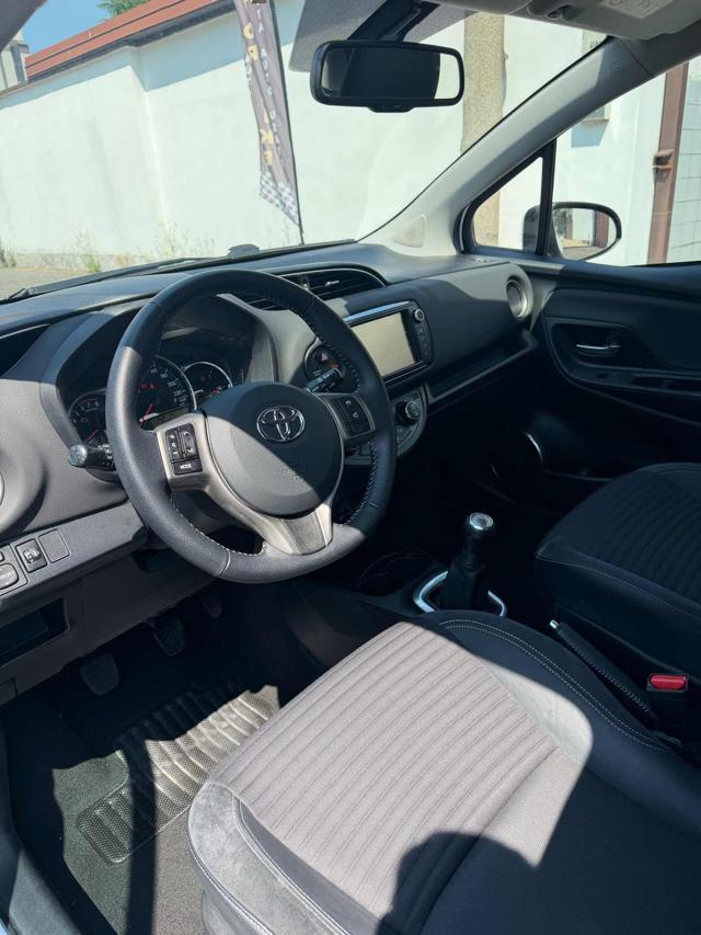 TOYOTA Yaris 1.0 5 porte Lounge