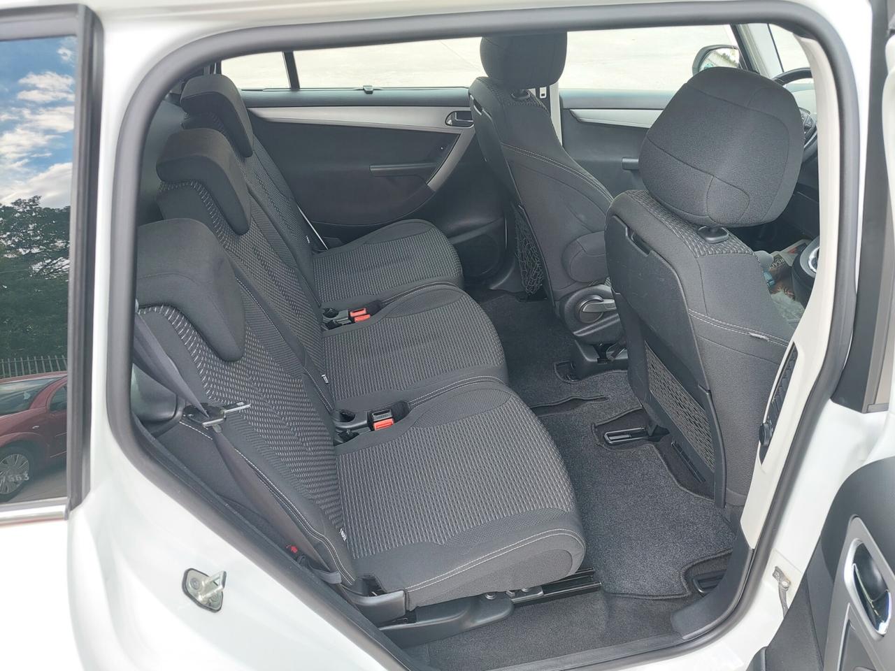 Citroen C4 Grand Picasso 1.6 HDi 110 FAP 7 POSTI