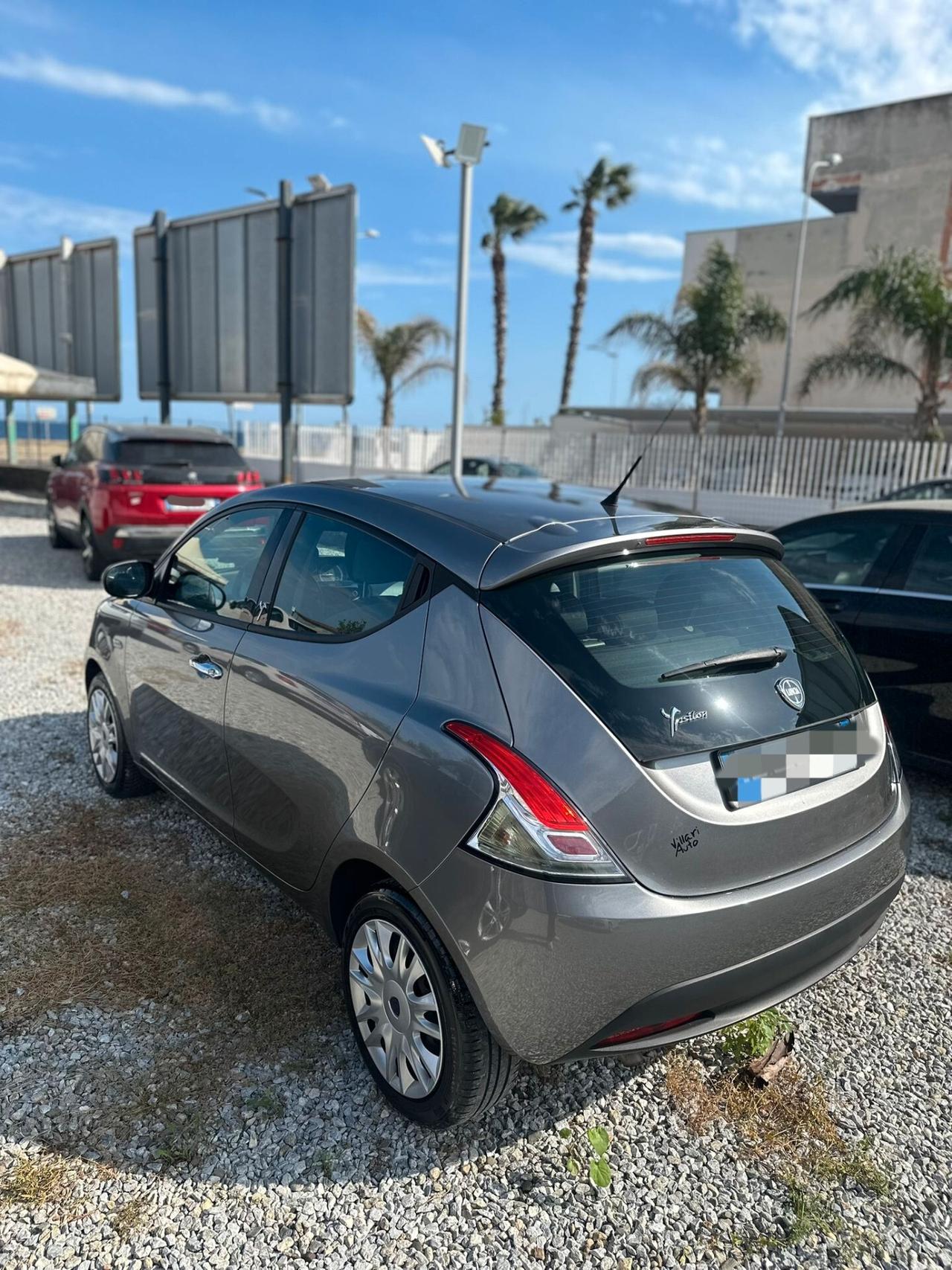 Lancia Ypsilon 1.3 MJT 16V 95 CV 5 porte S&S Silver