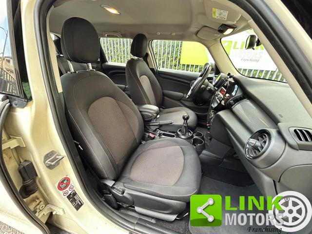 MINI Cooper D .