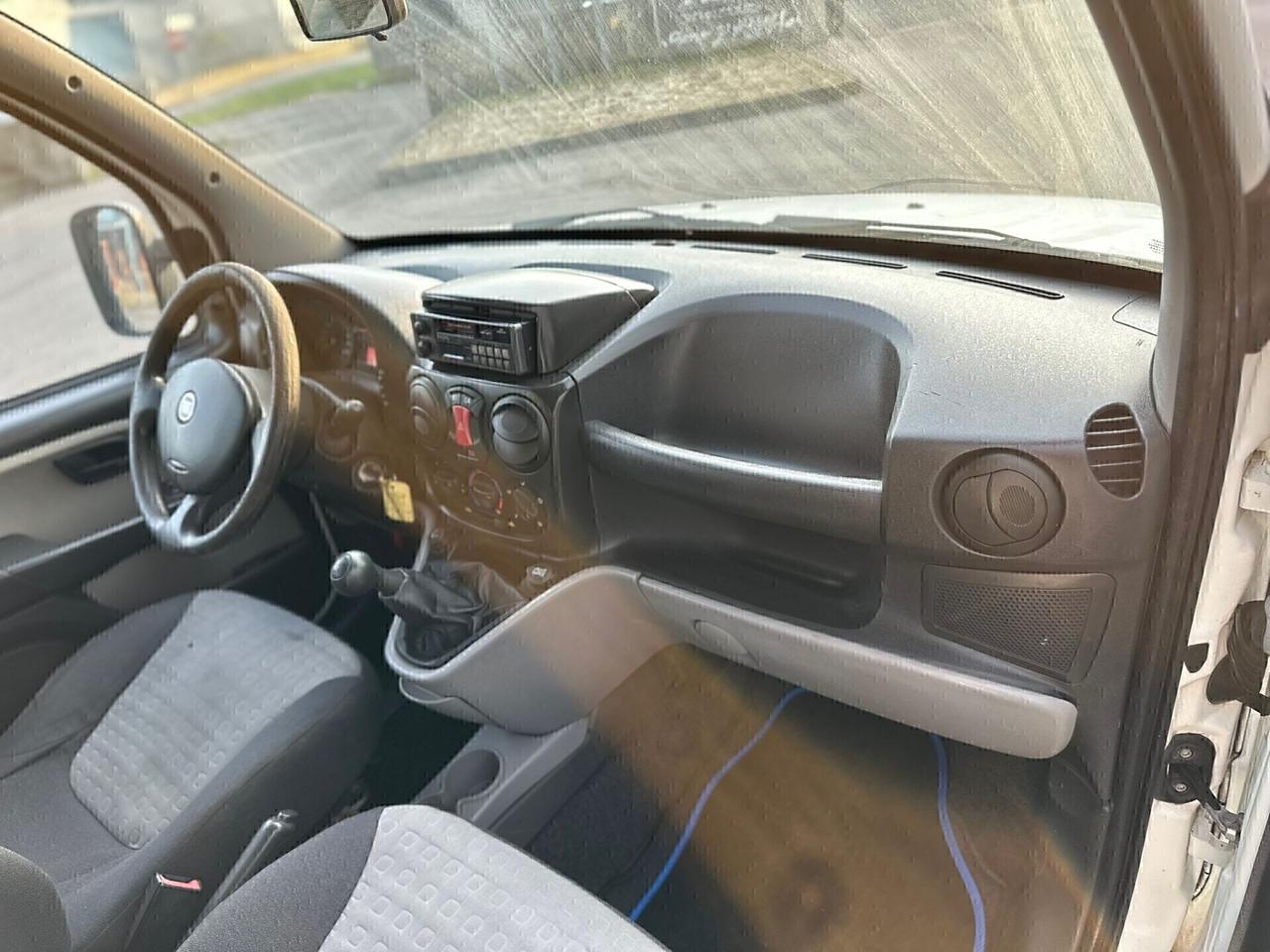 Fiat doblo 5 posti anno 2008 autocarro