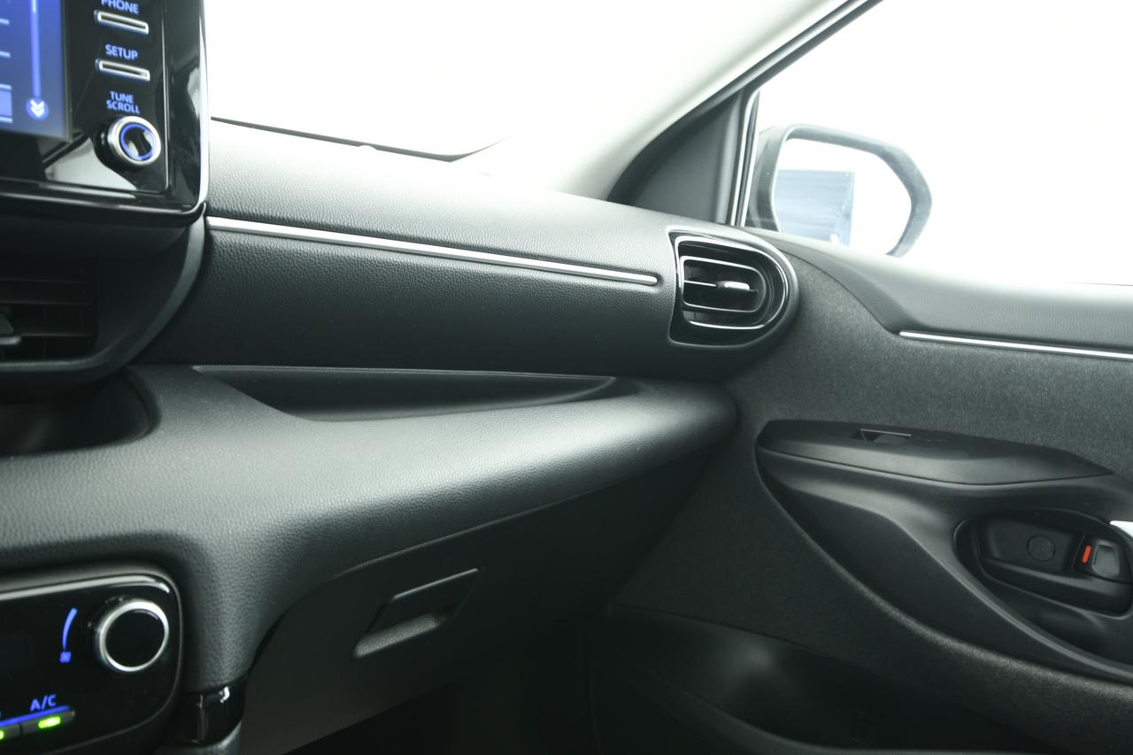 TOYOTA Yaris 1.5h Business CAMERA+ACC+APP CONNECT+NEOPATENTATI