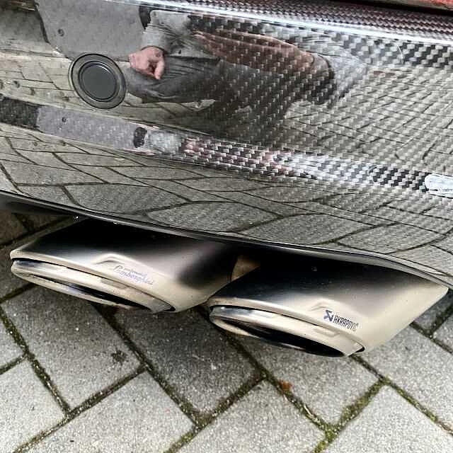 Lamborghini Urus 4.0 AKRAPOVIC FULL CARBO