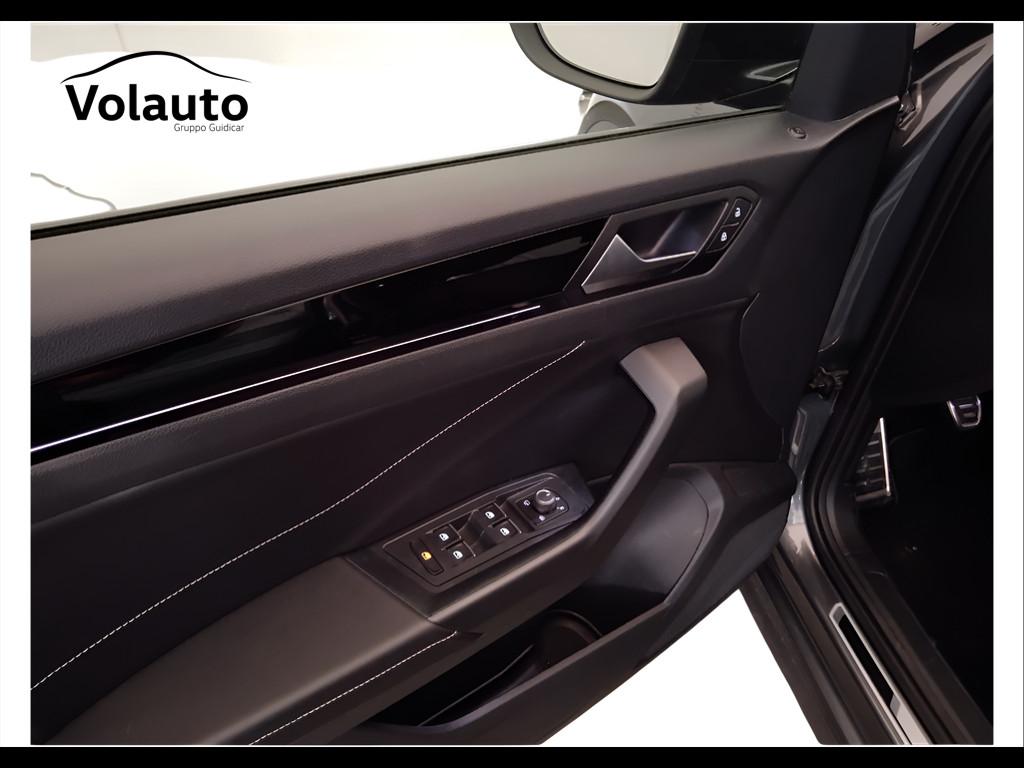 VOLKSWAGEN T-Roc 2022 - T-Roc 1.0 tsi R-Line 110cv