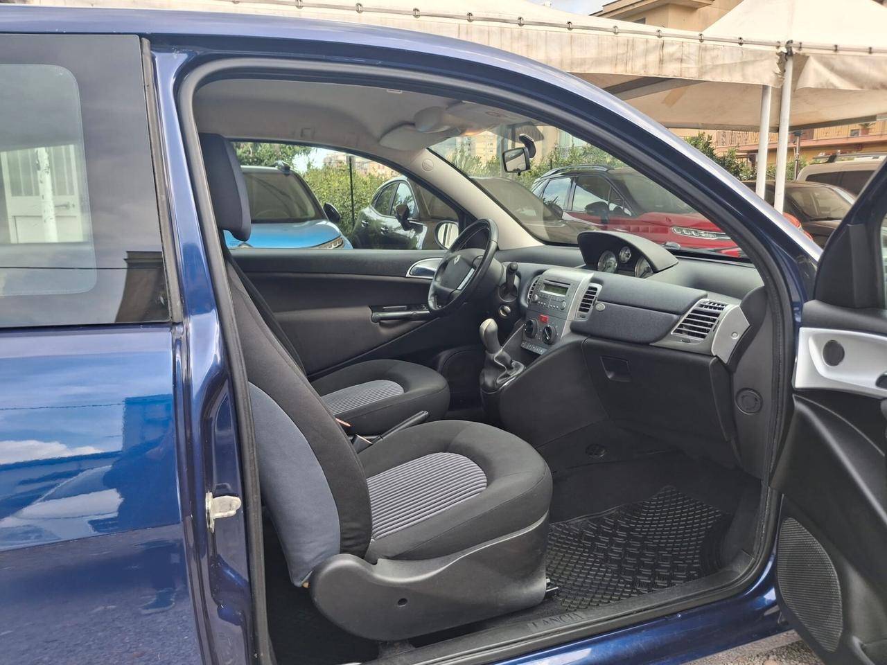 Lancia Ypsilon 1.3 MJT 90 CV Oro