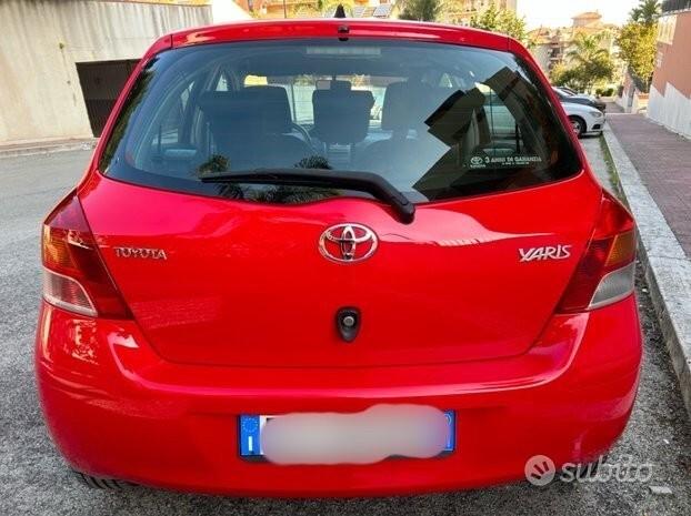 Toyota Yaris 1.0 5 ideale per neo patentati