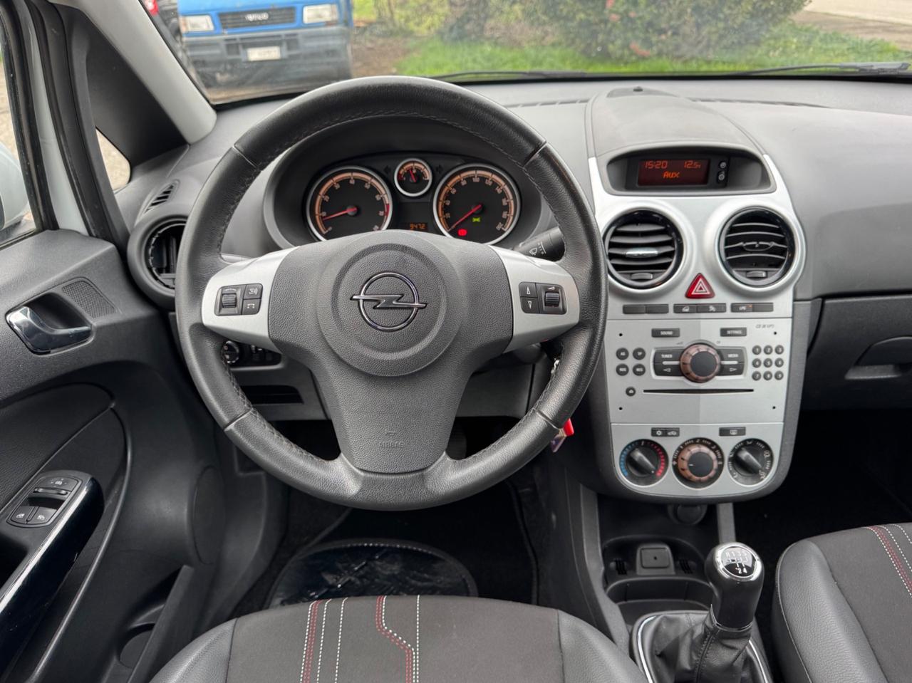 Opel Corsa 1.2 85CV 3 porte GPL-TECH b-color 2013