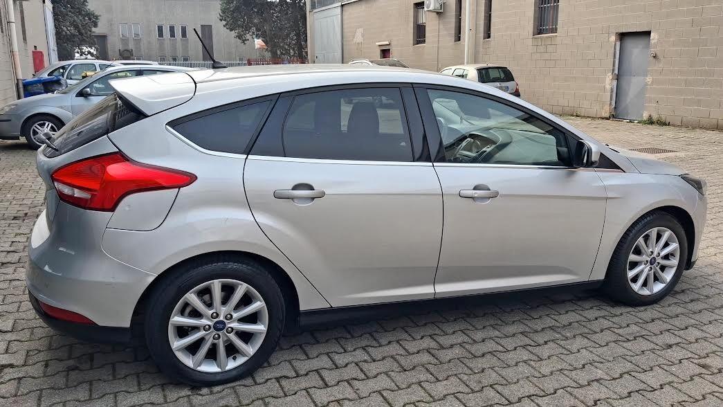 Ford Focus 1.6 120 CV BenzinaGPL Titanium
