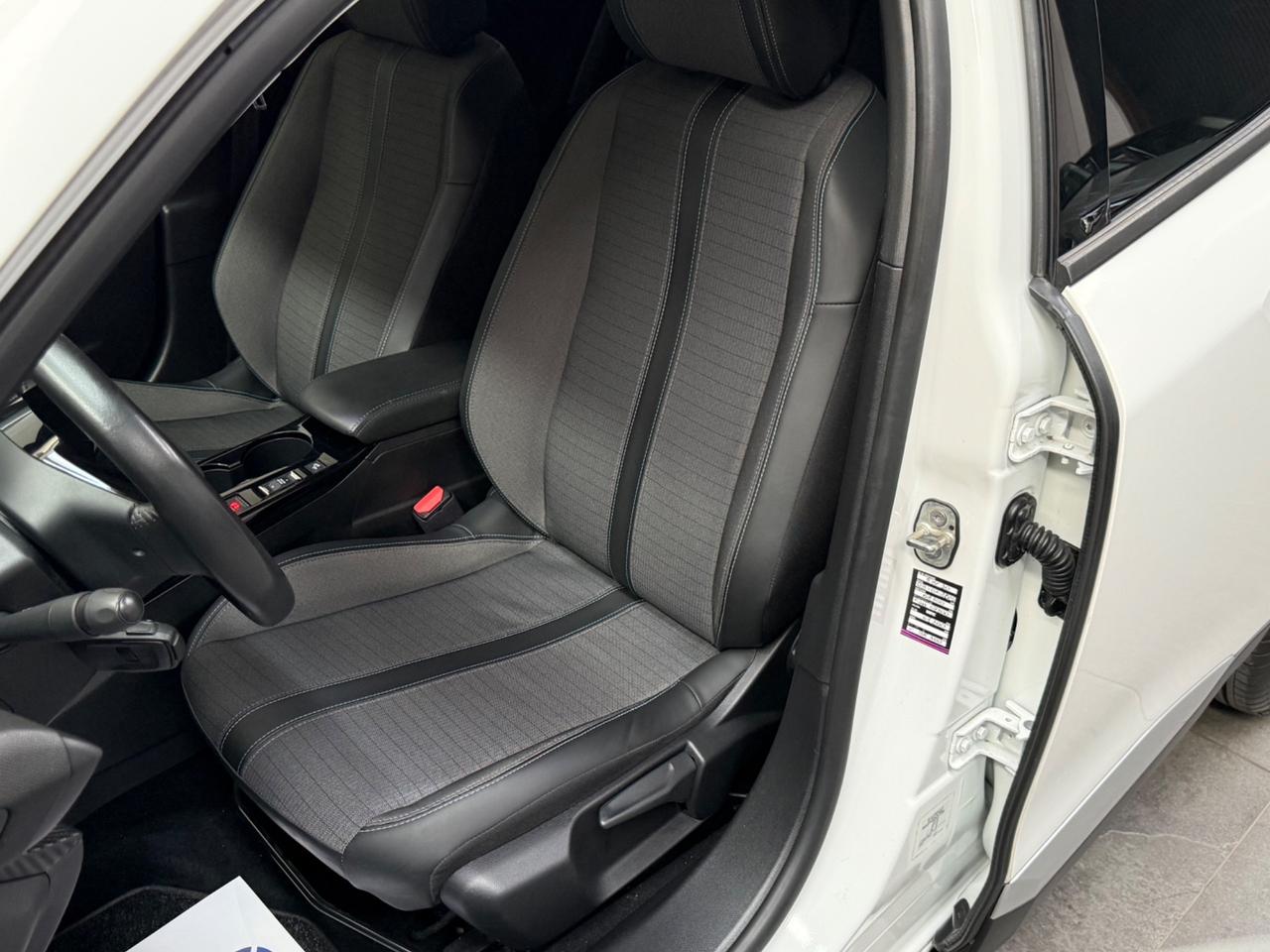 Peugeot 2008 BlueHDi 110 S&S Allure Pack
