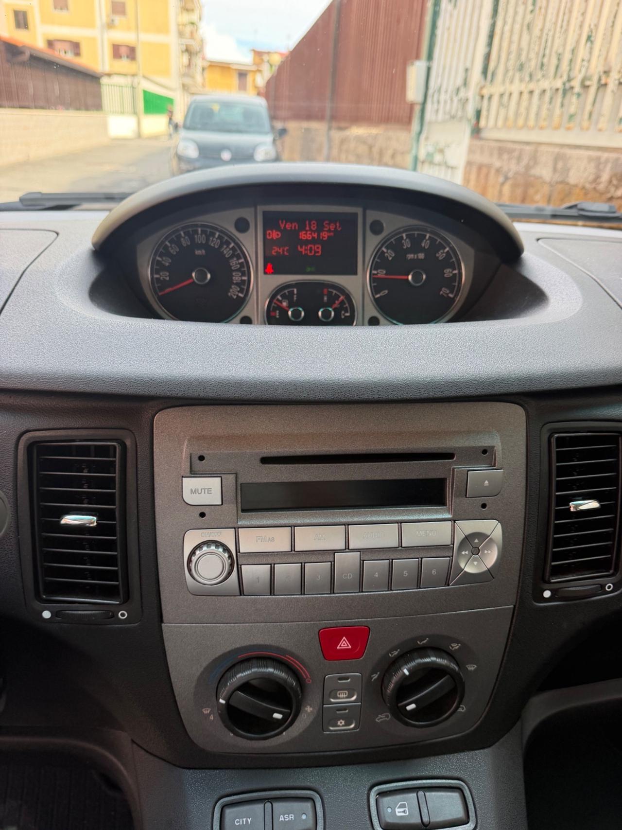 Lancia MUSA 1.4 8V Ecochic (GPL) Gold