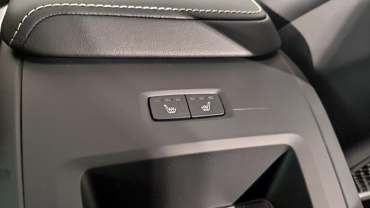 VOLVO Xc60 T6 Plug-In Hybrid Awd Aut. Plus Black Edition
