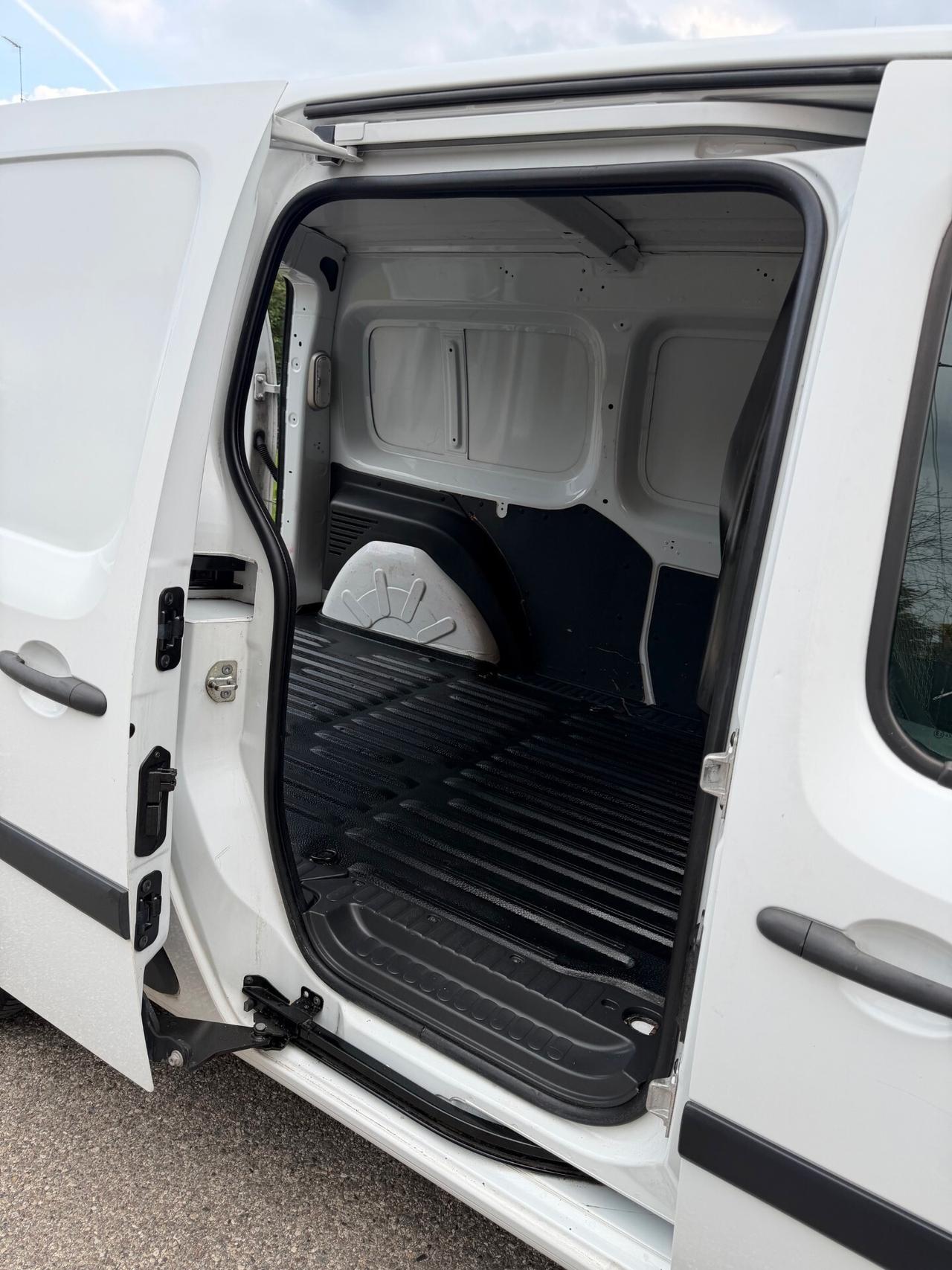 Renault Kangoo 1.5 dci - PASSO LUNGO - NEOP. - 12 MESI DI GAR. -