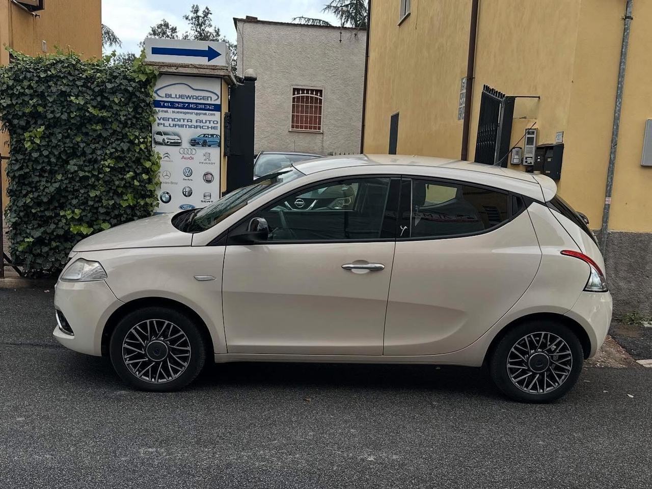 Lancia Ypsilon 1.2 69 CV 5 porte Gold FINANZIABILE