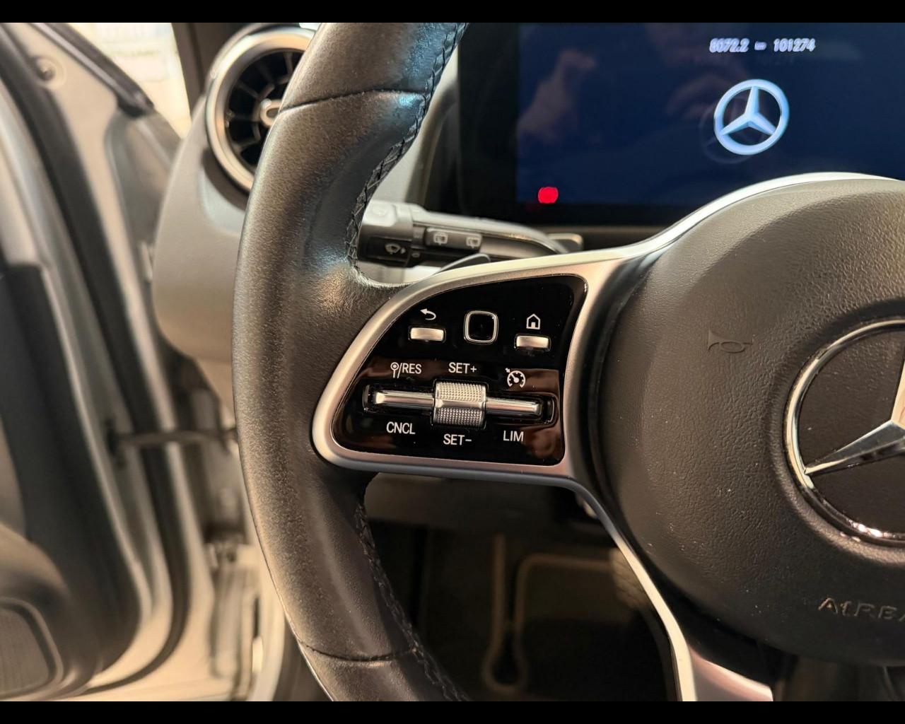 Mercedes-Benz GLB (X247) - GLB 200 d Automatic Sport Plus