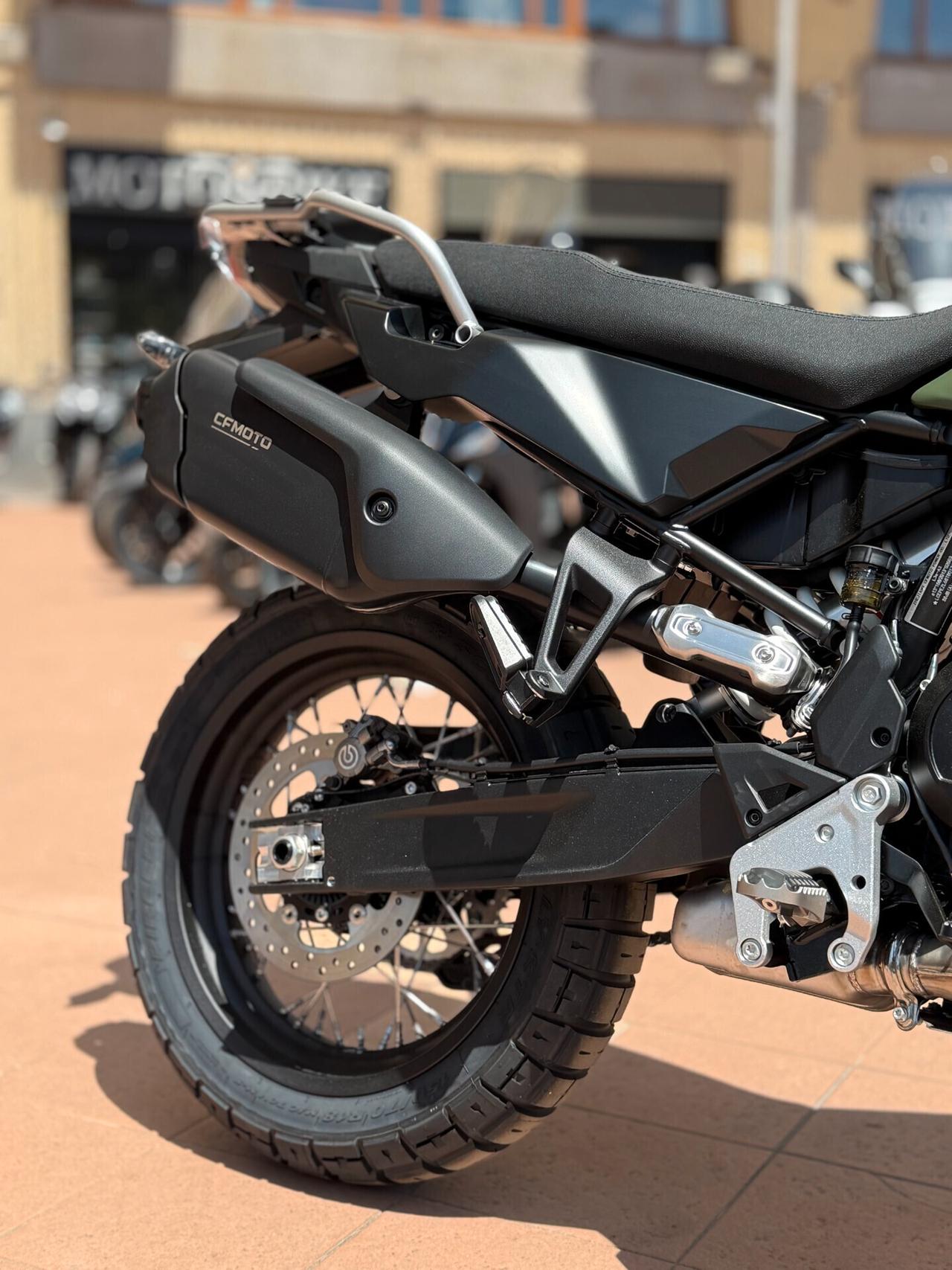 CFMOTO MT-X 1000