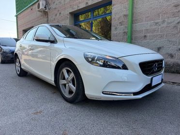 VOLVO V40 1.6 D2 114CV KINETIK POWERSHIT CAMBIO AUTOMATICO