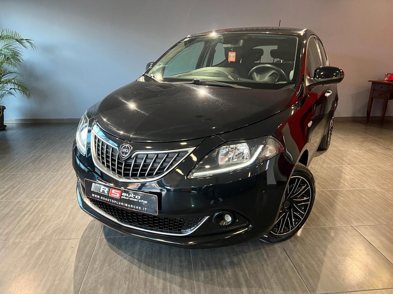 Lancia Ypsilon 1.2 69 CV 5p. GPL Ecochic Gold