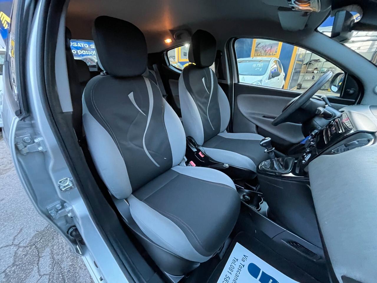 Lancia Ypsilon 1.2 69 CV 5 porte GPL Ecochic Silver