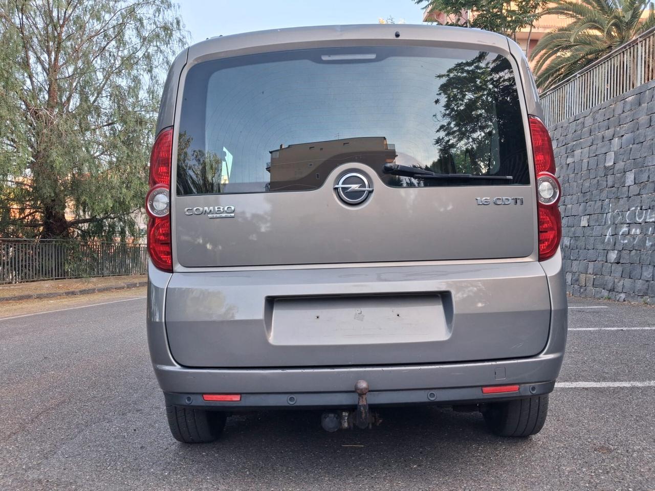 Opel Combo 1.6 CDTi 105CV Cosmo