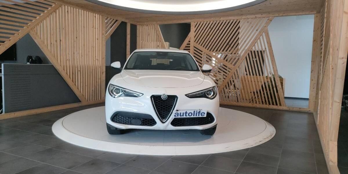 Alfa Romeo Stelvio 2.2 t Business Q4 190cv auto my19