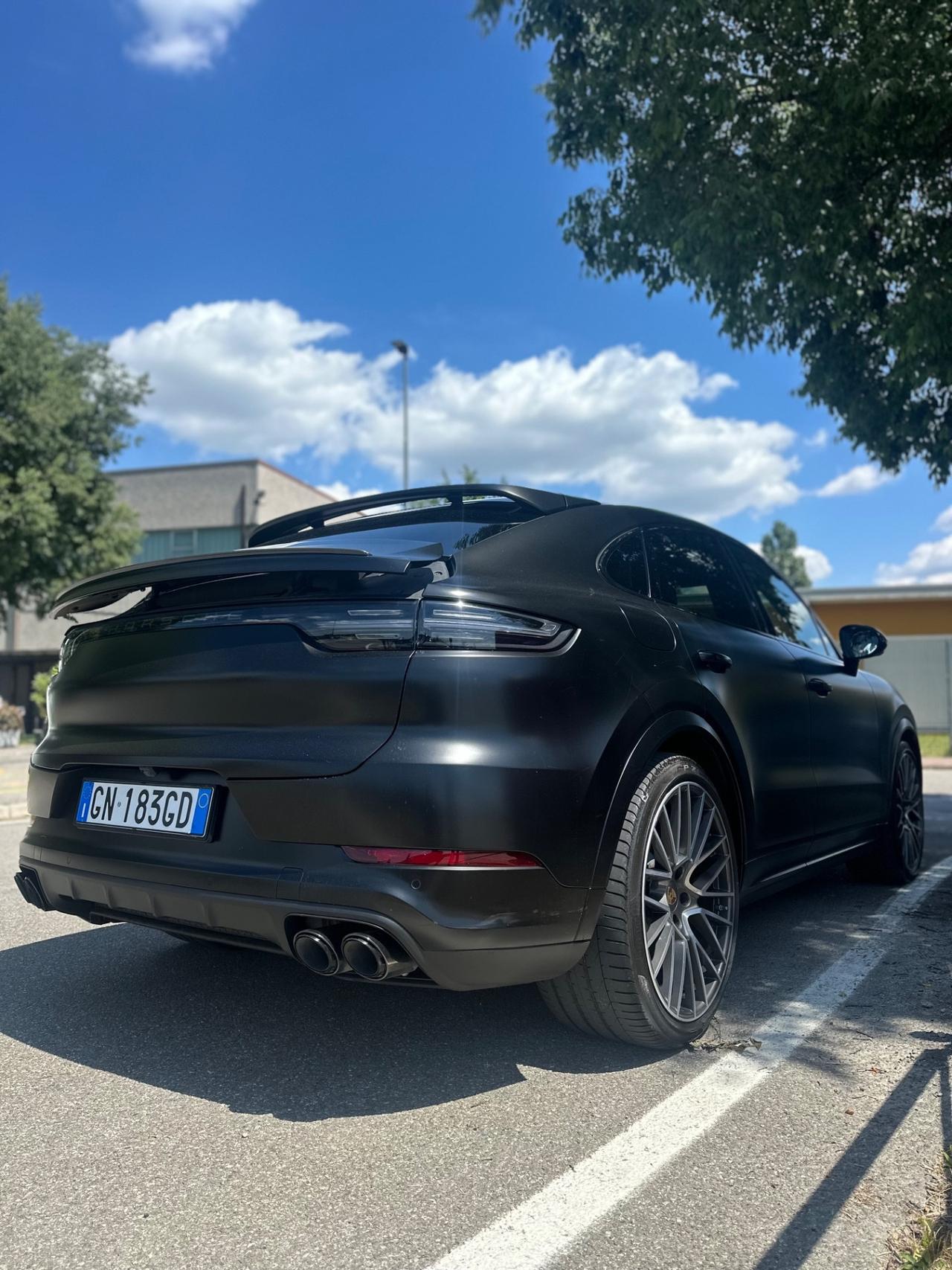 Porsche Cayenne Coupé 3.0 V6 E-Hybrid Platinum Edition
