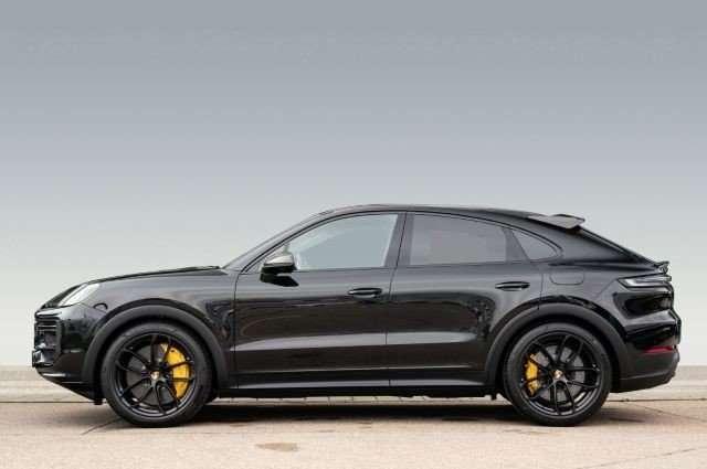 Porsche Cayenne TURBO GT E-HYBRID LED PC KAMERA 740 CV PCCB BLACK