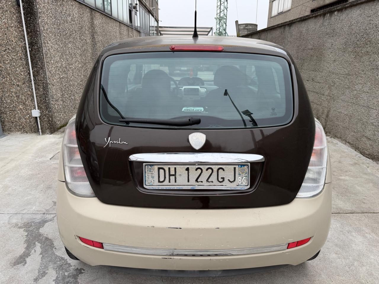 Lancia Ypsilon 1.2 benzina euro4 bicolore