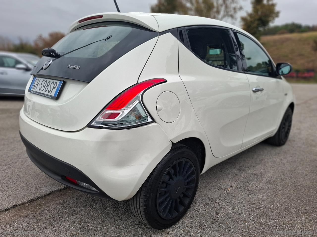 LANCIA Ypsilon 1.0 FireFly 5p.S&S Hybrid Silver