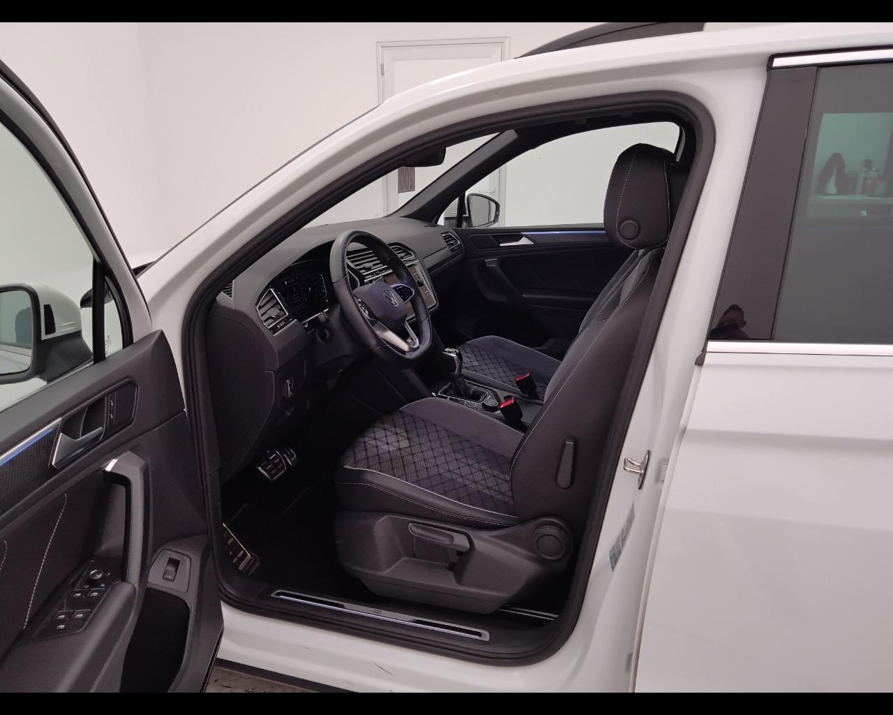 VOLKSWAGEN Tiguan II 2021 - Tiguan 2.0 tdi R-Line 4motion 150cv dsg