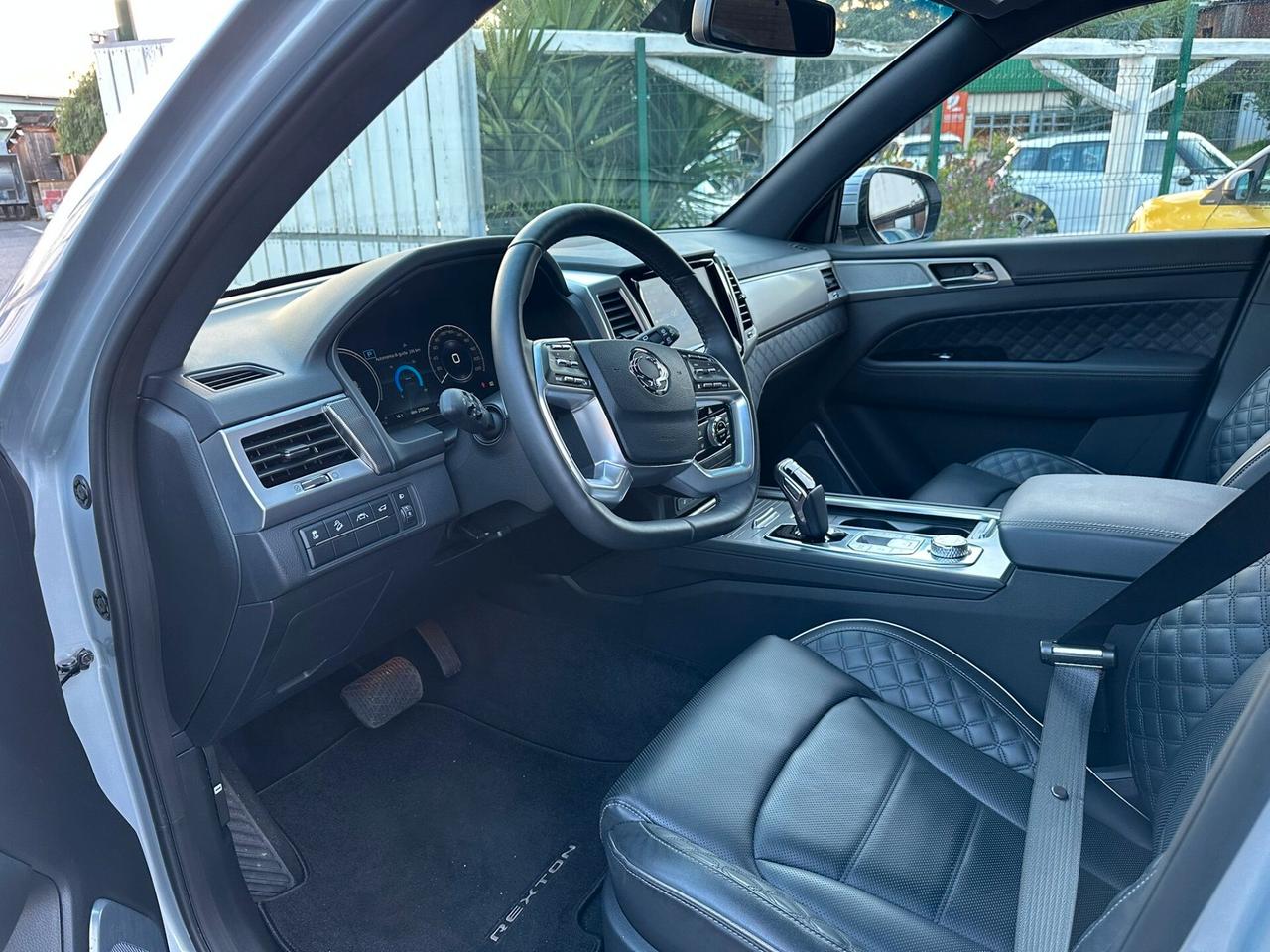 Ssangyong REXTON 2.2 4WD Dream 8 A/T