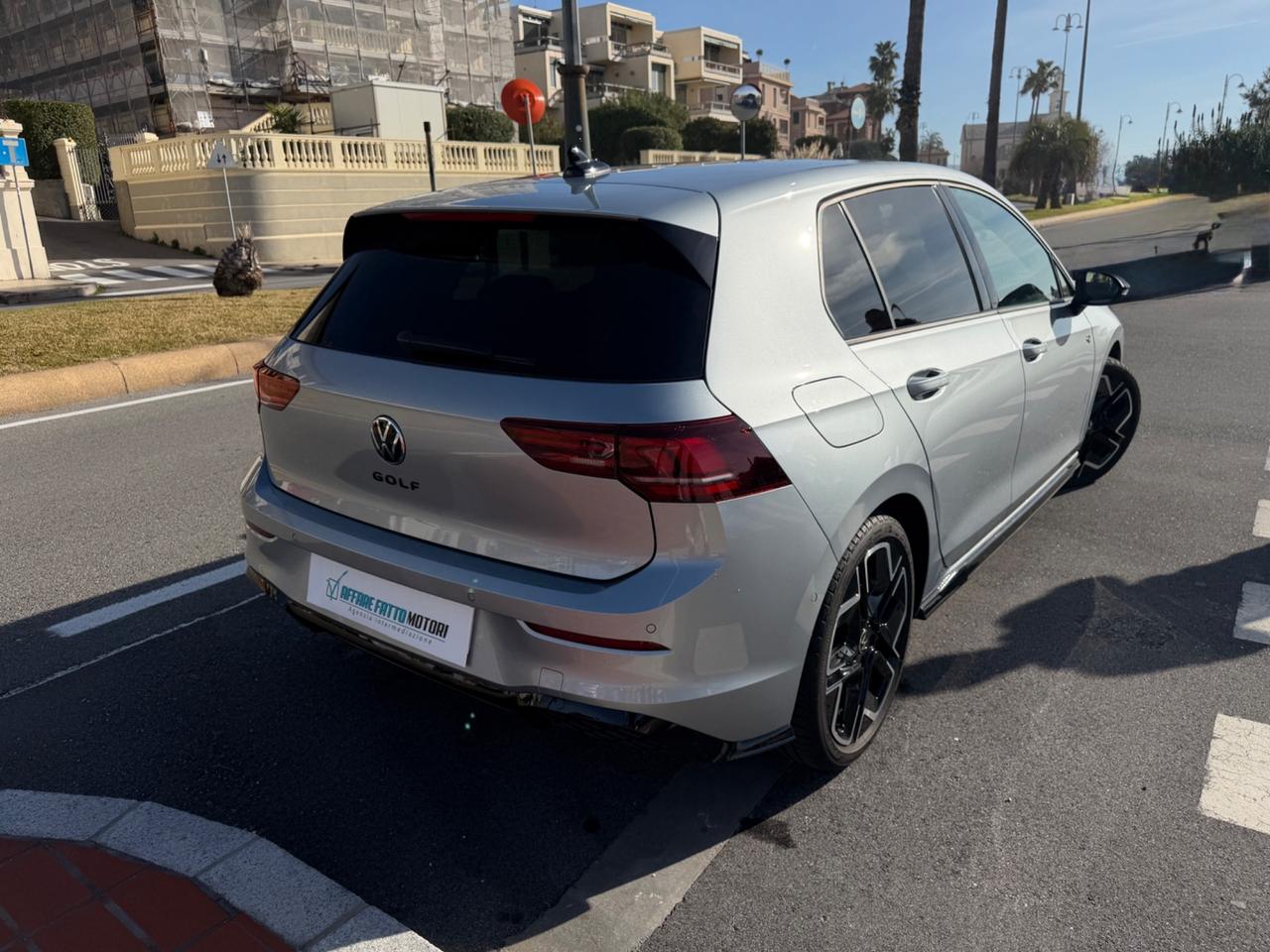 Volkswagen Golf 1.5 eTSI 115 CV DSG R-Line