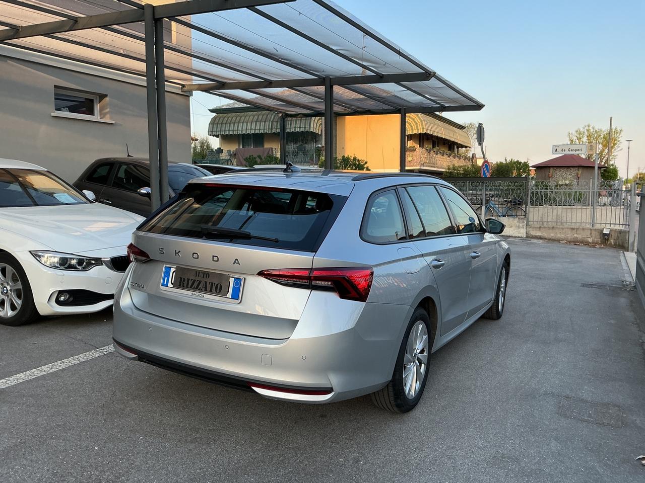 Skoda Octavia 2.0 TDI 150 CV DSG Wagon Selection -KM 22.000