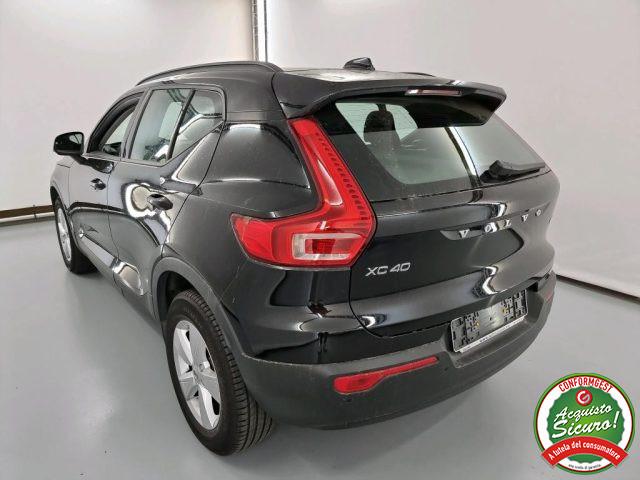 VOLVO XC40 T3 Momentum Navi