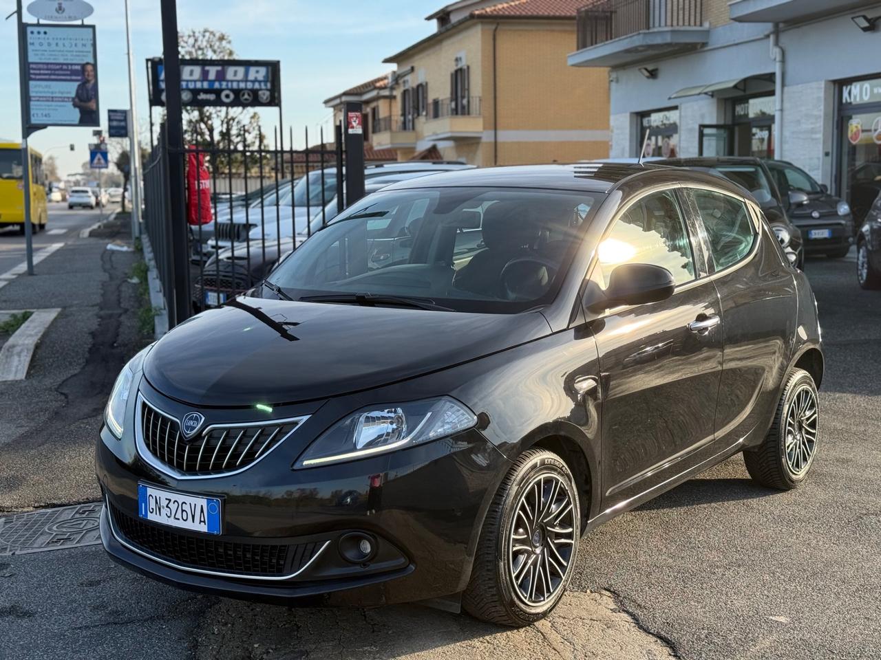 Lancia Ypsilon 1.0 FireFly 5 porte Hybrid Gold