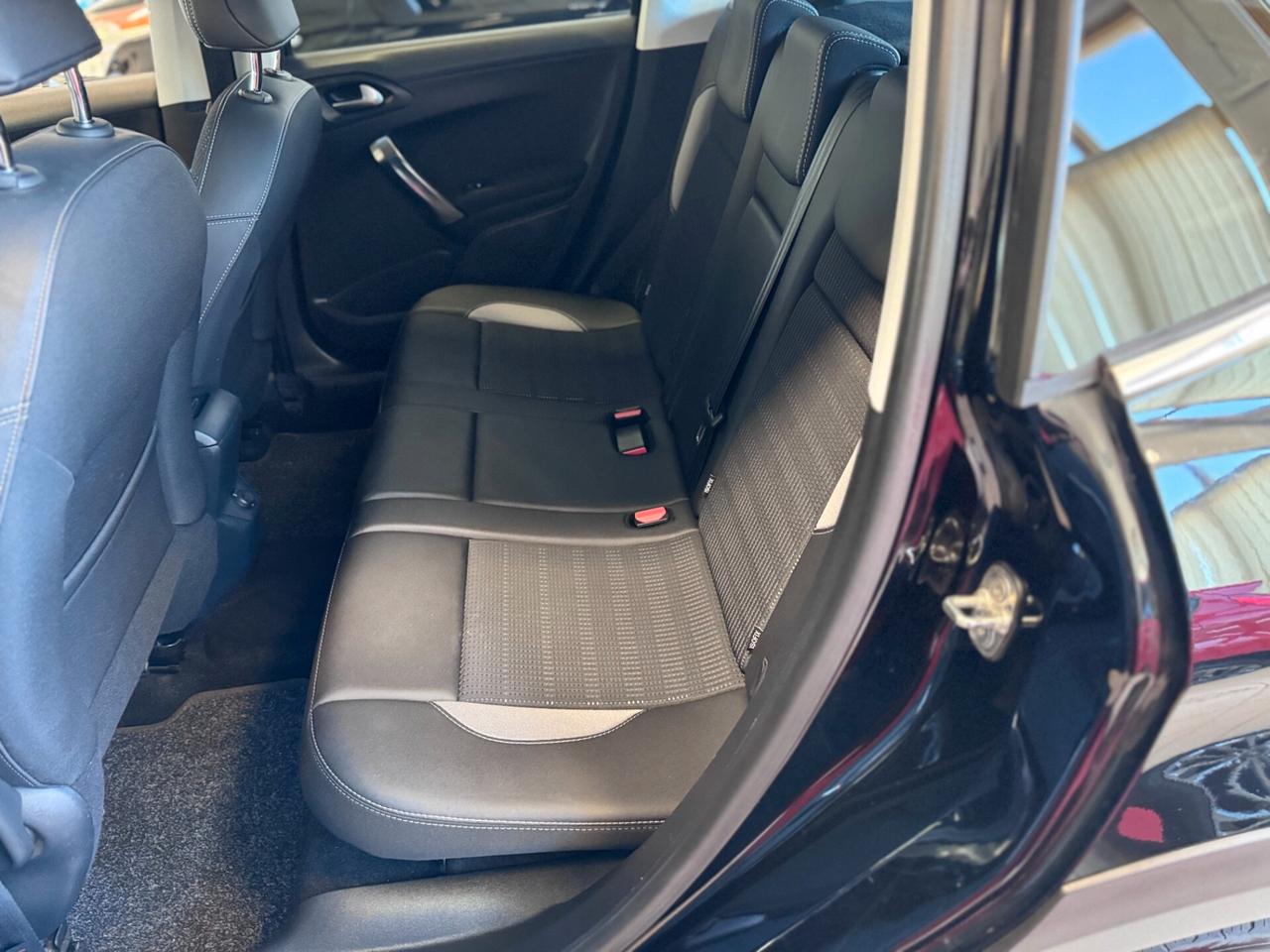 Peugeot 2008 BlueHDi 120 S&S Allure