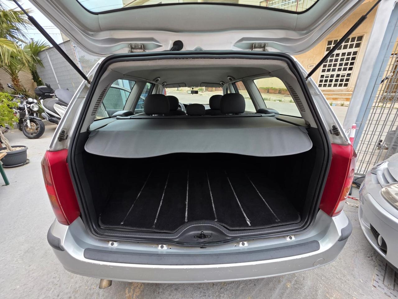 Ford Focus 1.8 TDCi (100CV) cat 5p. Zetec