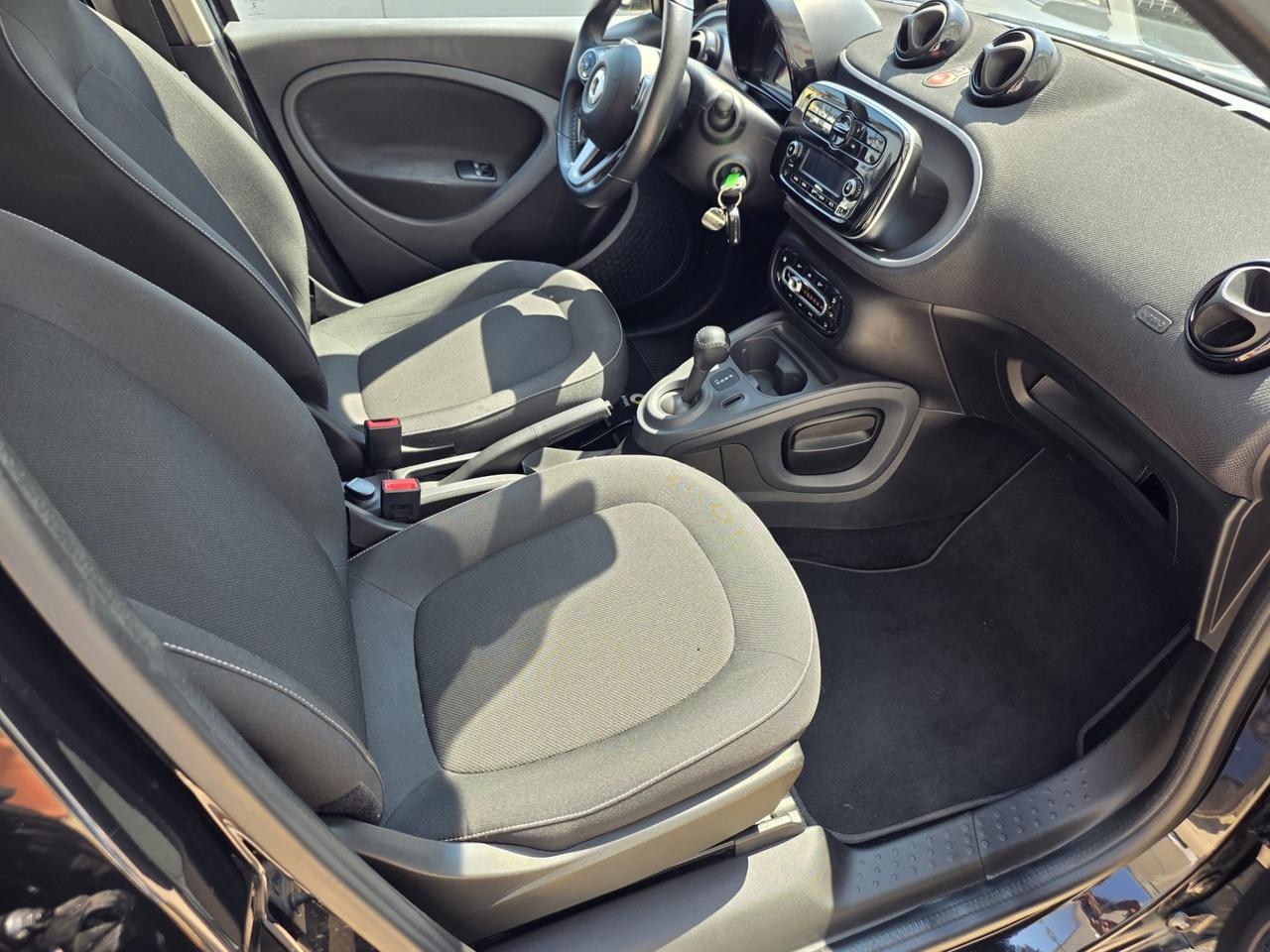 Smart ForFour 71CV,, 1.0b. AUTOMATICO solo 53.000km.